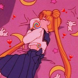 老妇擦她的老荫户
