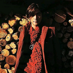 老妇擦她的老荫户
