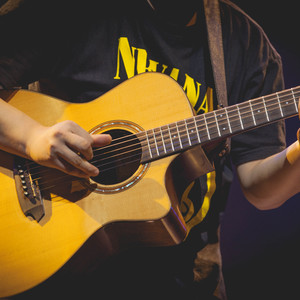 老妇擦她的老荫户
